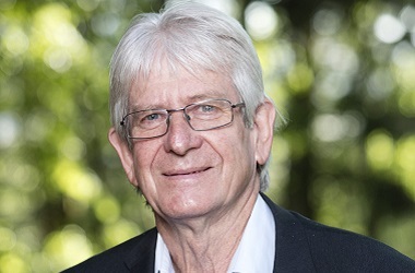 Image of Cr Don Henderson