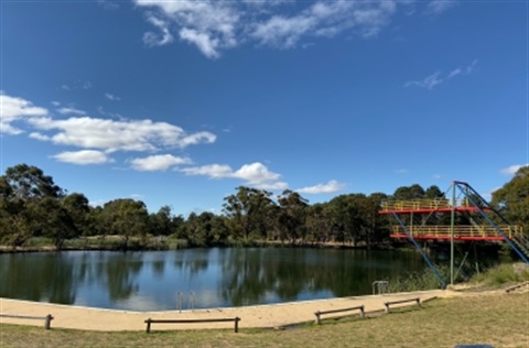 Calembeen Park and the lake
