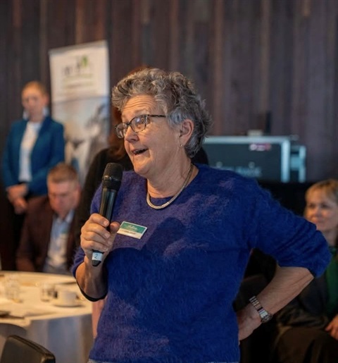 Cr Lesley Hewitt - Cr Column 5 November