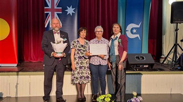 Helen Hogg (wife of inductee Yvonne Sillett) with Cr Hood, Heather Mutimer and Cr Bray