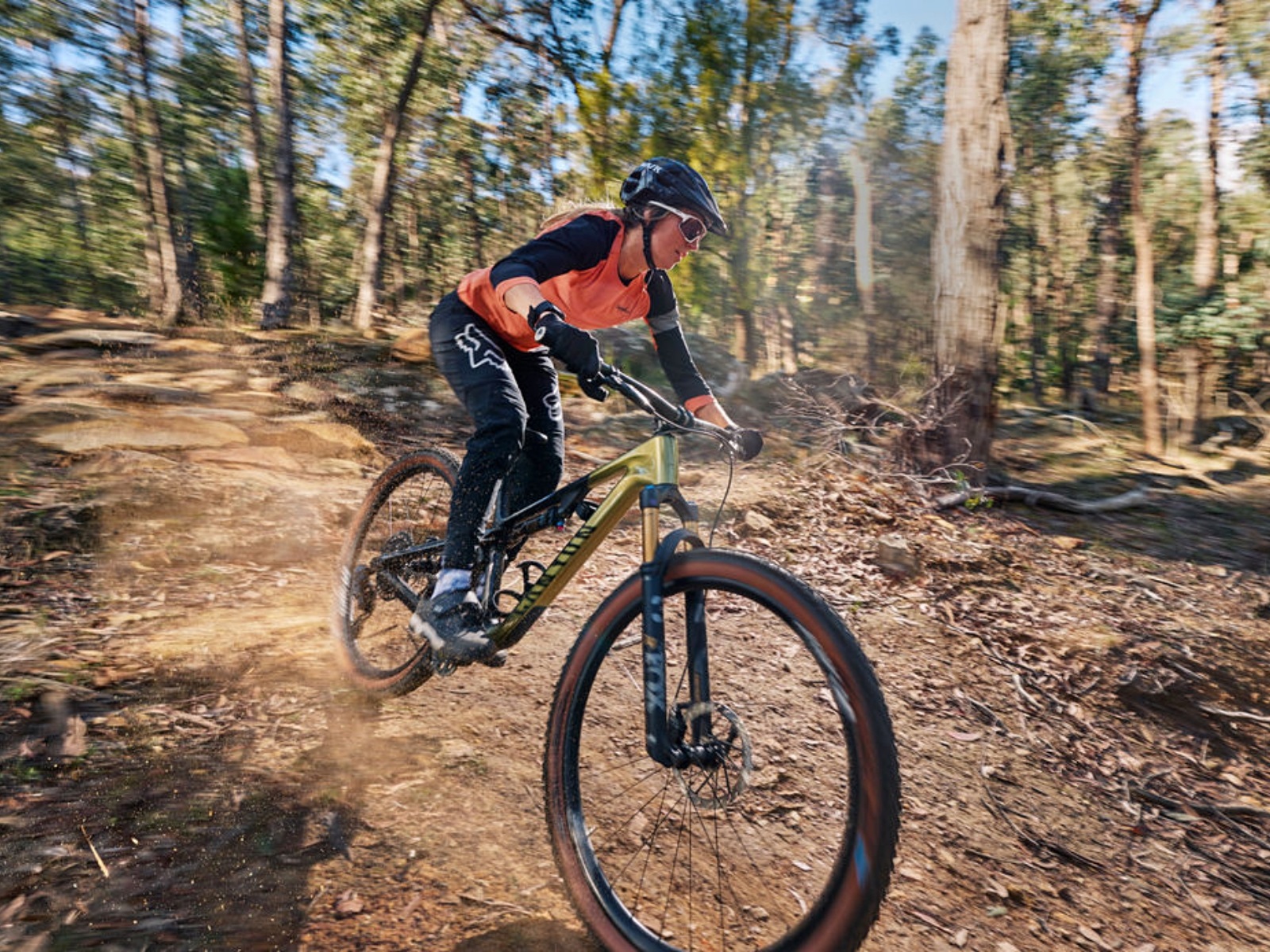Safari_CreswickTrails_Couple39 V2.jpg